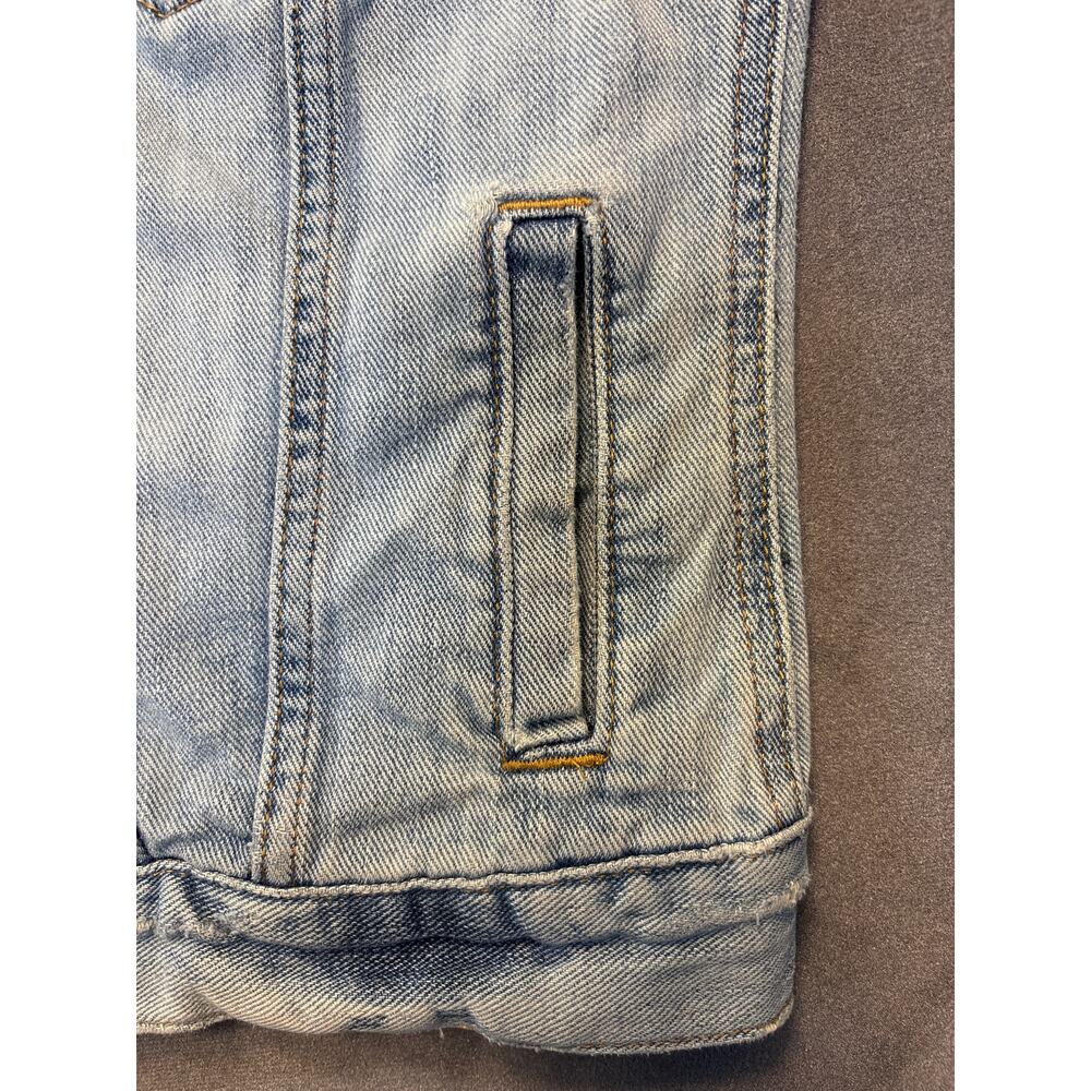 GAP Women’s Medium Denim Jacket Light Wash Distressed Button Up with Pockets - Picture 7 of 11